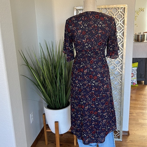 ADORABLE Sky and Sparrow High-low floral top. NWOT - Picture 3 of 5